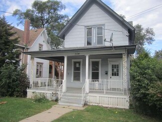 304 Dundee Ave, Elgin, IL 60120