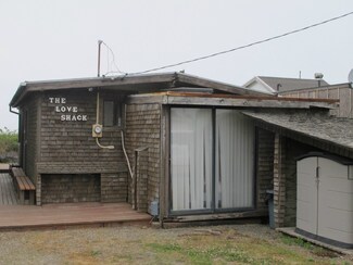 4797 Pacific Ave, Moclips, WA 98562