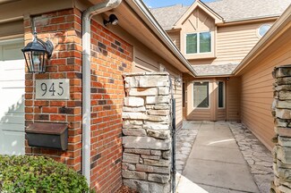 945 Cornwallis Ln, Munster, IN 46321