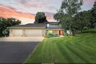 N5123 Oak Hill Rd, Fond Du Lac, WI 54937