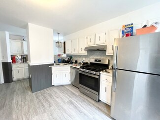 31 Falcon St Unit 2, Boston, MA 02128