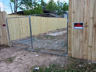 629 E 37th St, Houston, TX 77022