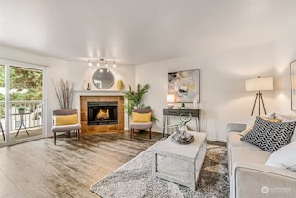 1126 N 198th St Unit B-304, Shoreline, WA 98133