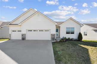 528 Shiloh Rose Pkwy NW, Bondurant, IA 50035