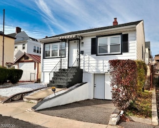 39 Grant Place, Irvington, NJ 07111