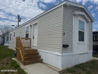 8 Avenue C, Keansburg, NJ 07734