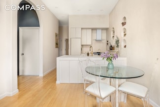 118 Greenpoint Ave Unit 3E, Brooklyn, NY 11222