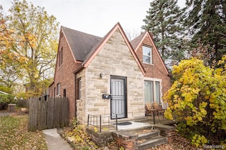 331 Elizabeth Lake Rd, Pontiac, MI 48341