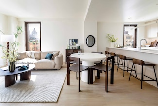 300 E 50th St Unit 2H, New York, NY 10022