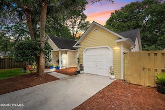 414 Dogwood Ln, Wilmington, NC 28409
