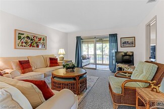 300 Valley Stream Dr Unit 10, Naples, FL 34113