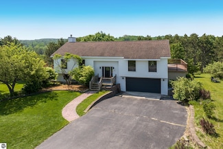 3141 Scenic Hills Dr, Williamsburg, MI 49690