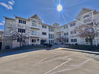 715 Canterberry Ct Unit 103, West Bend, WI 53090
