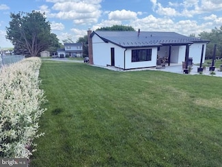 1607 Wanda Dr, Hanover, PA 17331