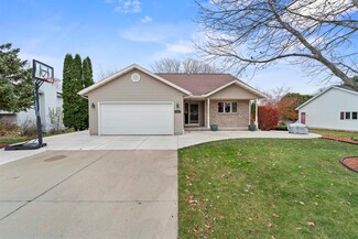 570 Oakwood Dr, Oregon, WI 53575