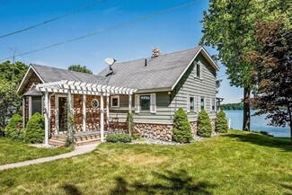 54873 Highland Dr, Eau Claire, MI 49111