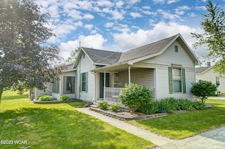 608 Dearbaugh Ave, Wapakoneta, OH 45895