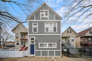 2957 N Avers Ave, Chicago, IL 60618