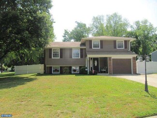 21 Knoll Rd, Stratford, NJ 08084