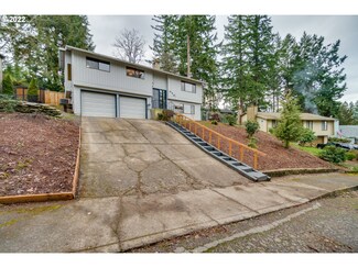 948 NE Foothills Dr, Estacada, OR 97023