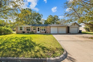 201 NW Jayellen Ave, Burleson, TX 76028
