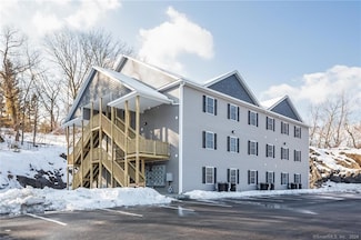 49 Taylor Ave Unit 304, Bethel, CT 06801