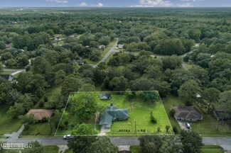 9752 Wilkerson Cir, Moss Point, MS 39562