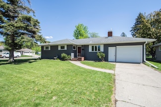 1604 16th St S, Moorhead, MN 56560