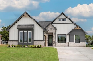 2383 Clubhouse Dr, Blanchard, OK 73010
