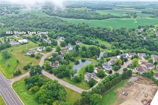 881 Shadetree Ct, Lisbon, IA 52253