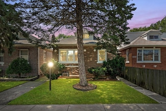 9132 S Saginaw Ave, Chicago, IL 60617