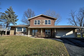 7 Marquette Ct, Bolingbrook, IL 60440