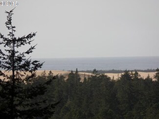 700 Kings Ave, Lakeside, OR 97449