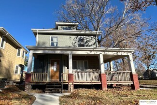 2002 Maple St, Omaha, NE 68110