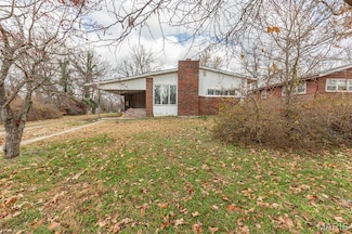 105 Ashwood Rd, Crocker, MO 65452