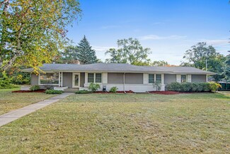 3014 Shorewood Ln, Saint Paul, MN 55113