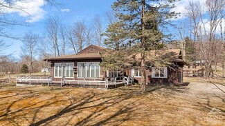 15 Henich Ln, Hillsdale, NY 12529