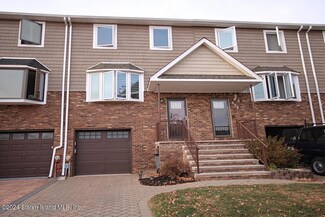 825 Rensselaer Ave, Staten Island, NY 10309