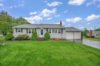11 Longview Dr, Bloomfield, CT 06002