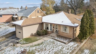 922 24th St, Rockford, IL 61108