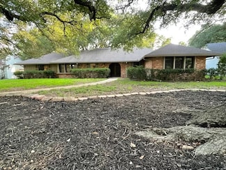5619 Lake Jackson Dr, Waco, TX 76710