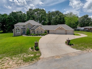 5705 Lake Front Dr, Poplar Bluff, MO 63901