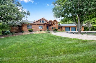 10917 Freeman Rd, Hebron, IL 60034