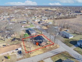 109 W Jemphrey Rd, Eldon, MO 65026