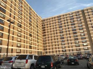 4600 Duke St Unit 1208, Alexandria, VA 22304