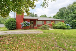 1504 E Rutherford St, Landrum, SC 29356