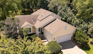 816 Bristol Ln NE, Rochester, MN 55906