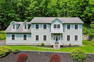 137 Barmore Rd, Lagrangeville, NY 12540
