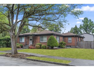 2223 SE Sherrett St, Portland, OR 97202
