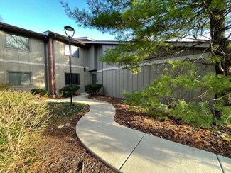 2S531 Emerald Green Dr Unit C, Warrenville, IL 60555